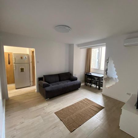 Appartement Apartament Universitate à Bucarest Extérieur photo