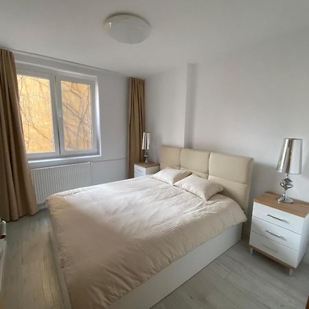 Appartement Apartament Universitate à Bucarest Extérieur photo