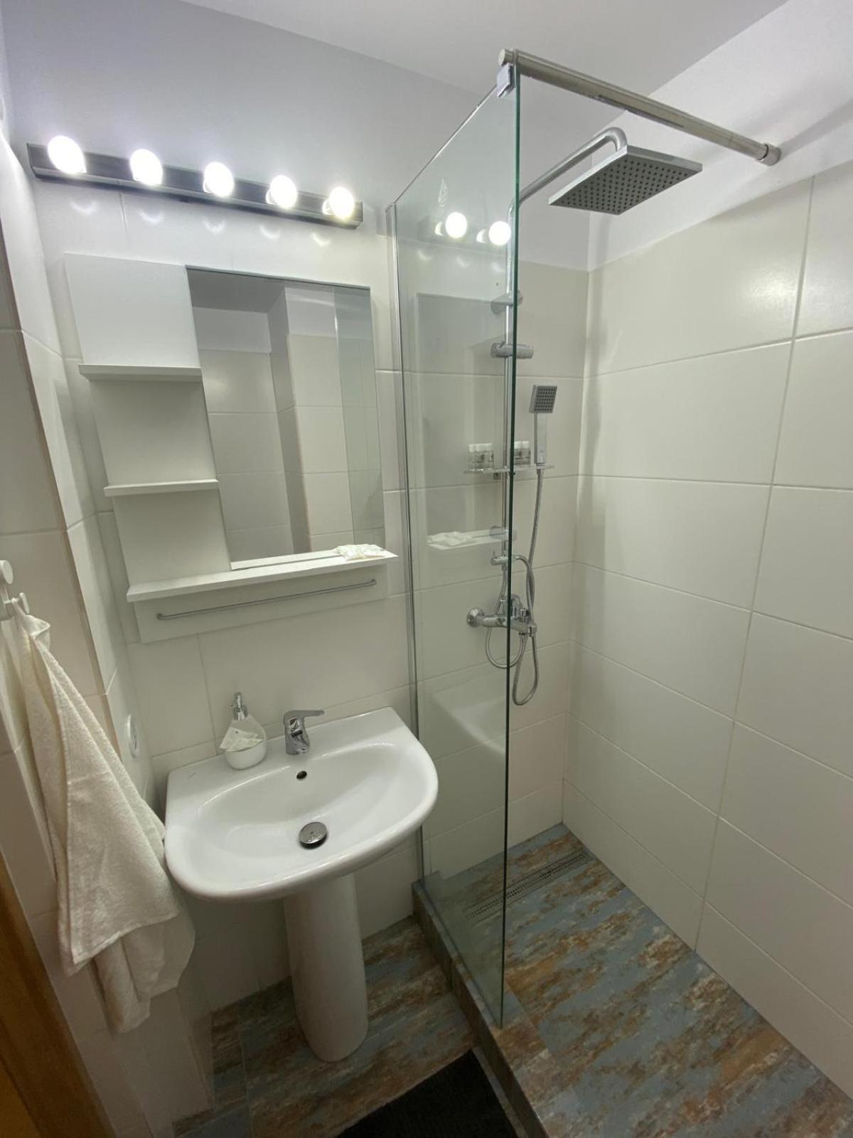 Appartement Apartament Universitate à Bucarest Extérieur photo